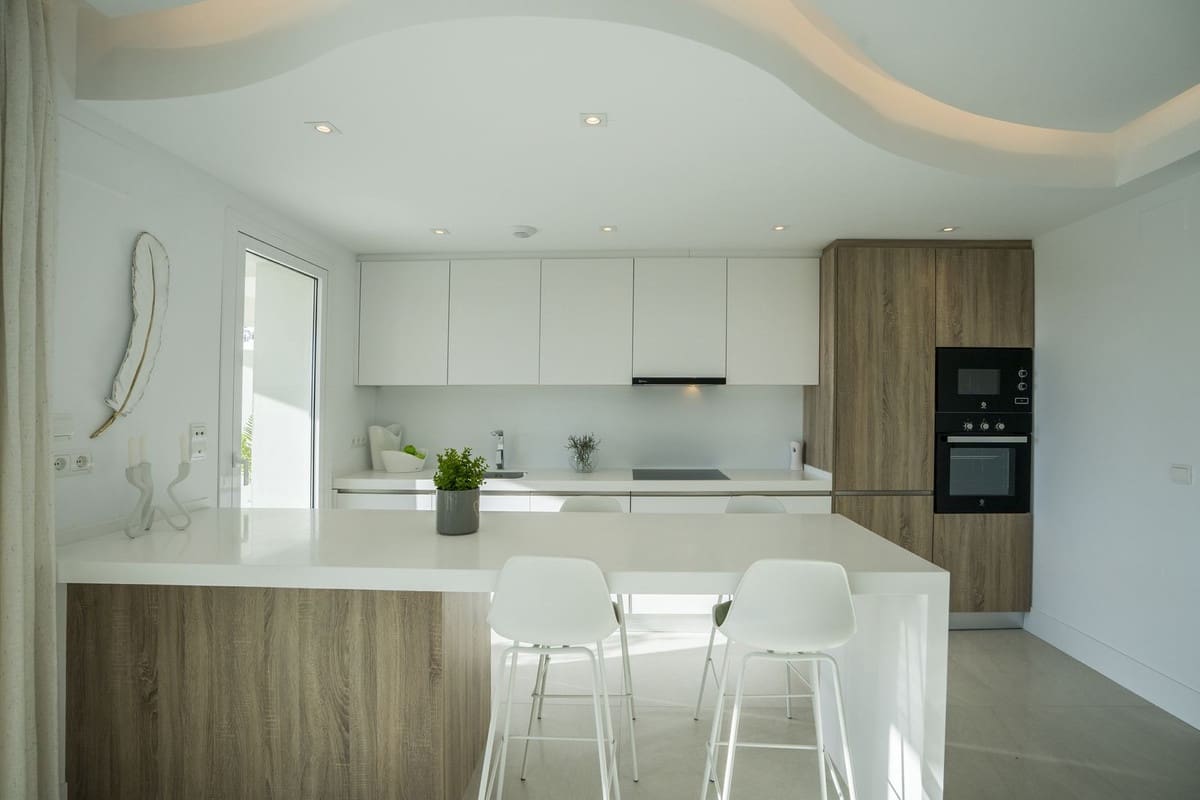 2 quarto Apartamento para venda em San Roque com piscina garagem - 360 000 € (Ref: 7620147)