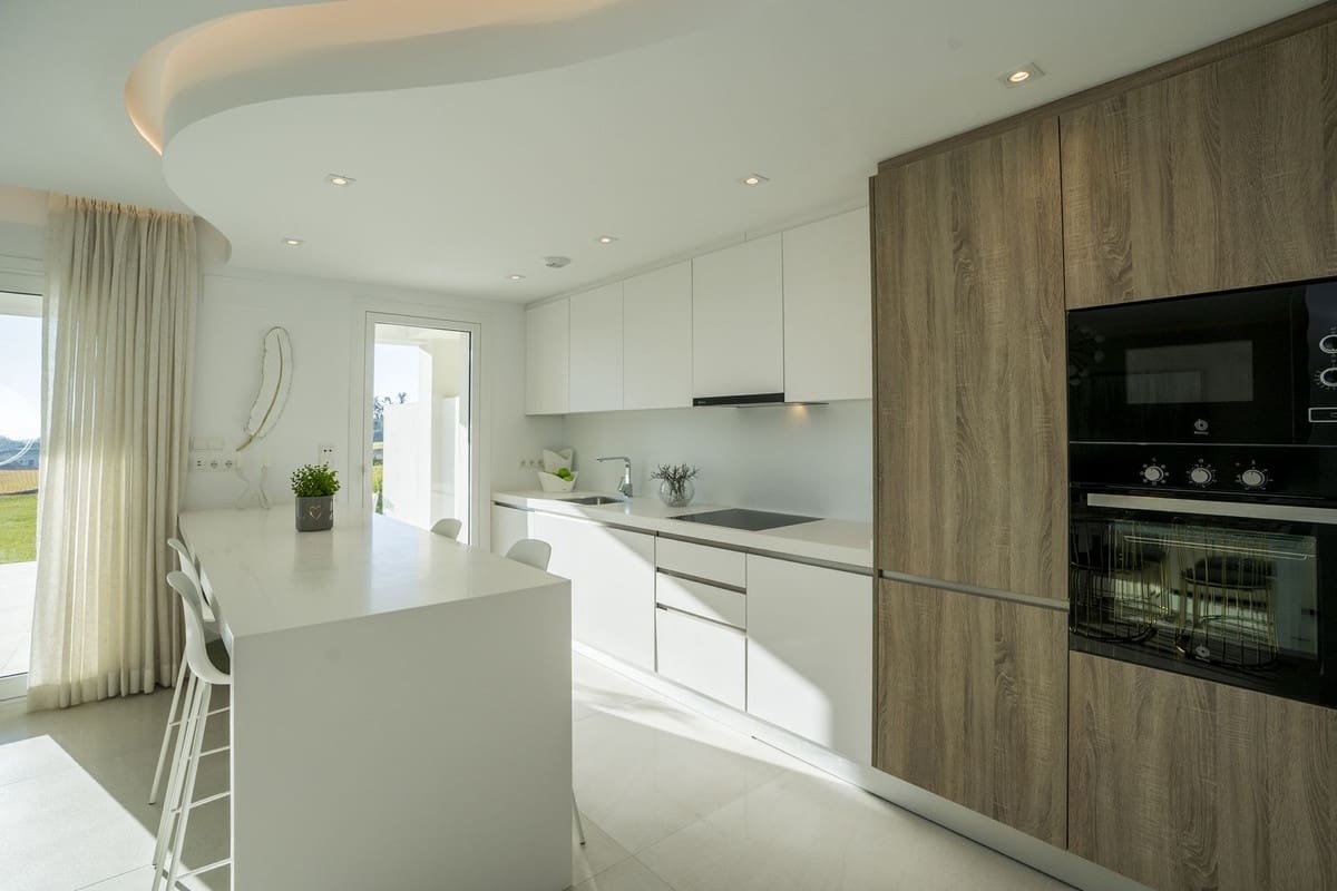 2 quarto Apartamento para venda em San Roque com piscina garagem - 360 000 € (Ref: 7620147)