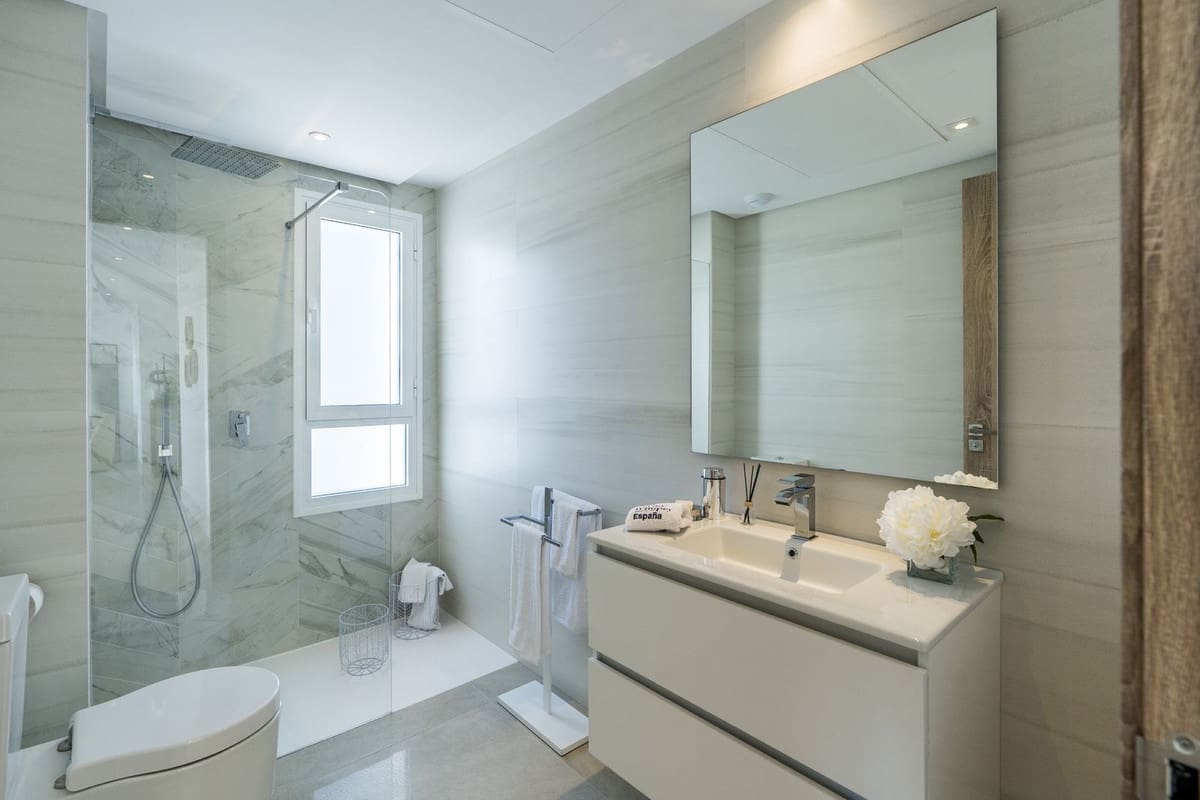 2 quarto Apartamento para venda em San Roque com piscina garagem - 360 000 € (Ref: 7620147)