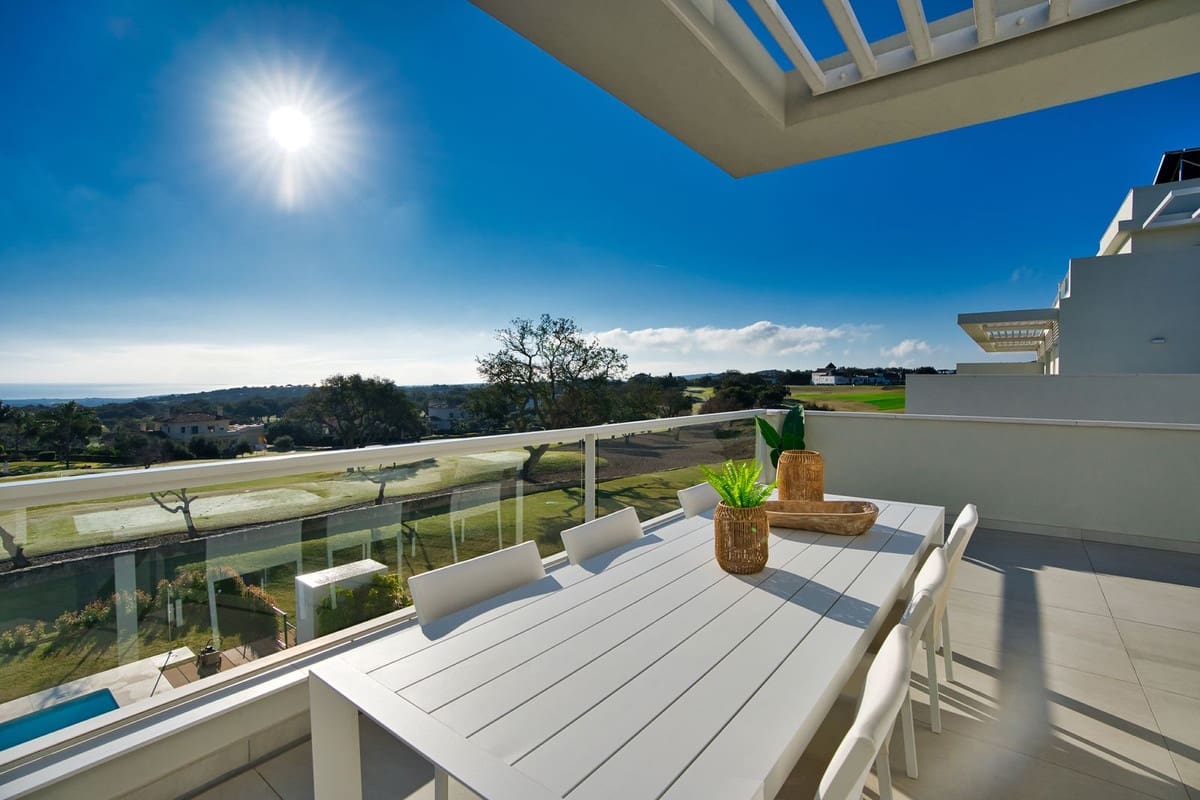 2 quarto Apartamento para venda em San Roque com piscina garagem - 360 000 € (Ref: 7620147)