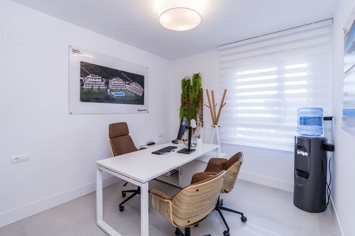 2 quarto Apartamento para venda em San Roque com piscina garagem - 360 000 € (Ref: 7620147)