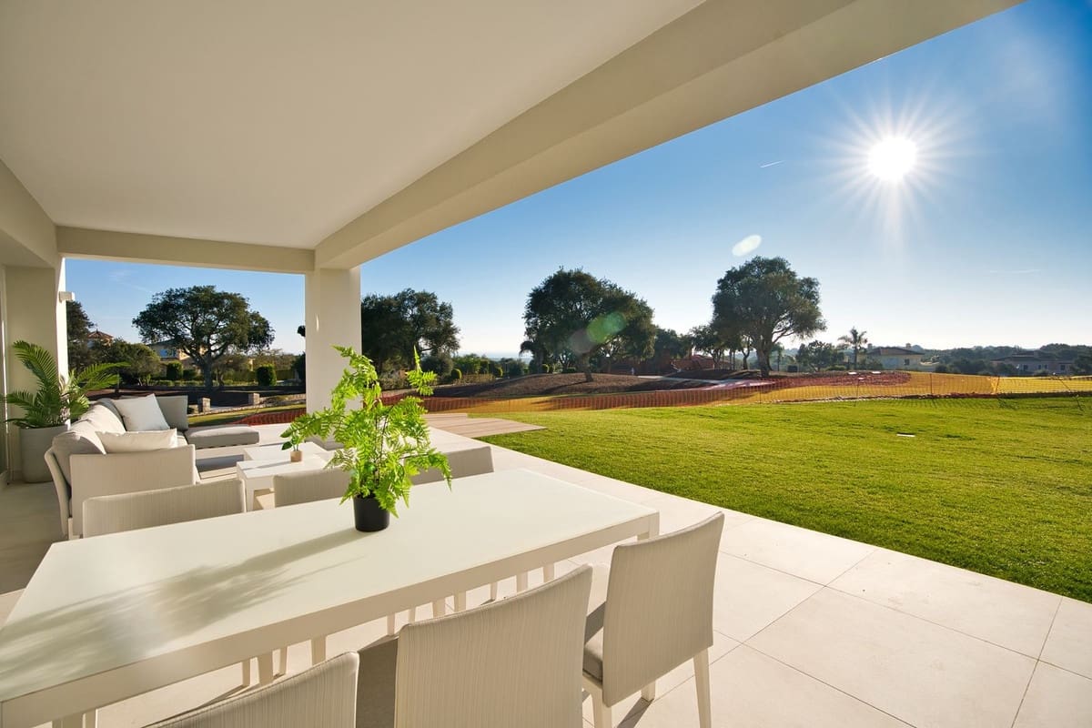 2 quarto Apartamento para venda em San Roque com piscina garagem - 360 000 € (Ref: 7620147)