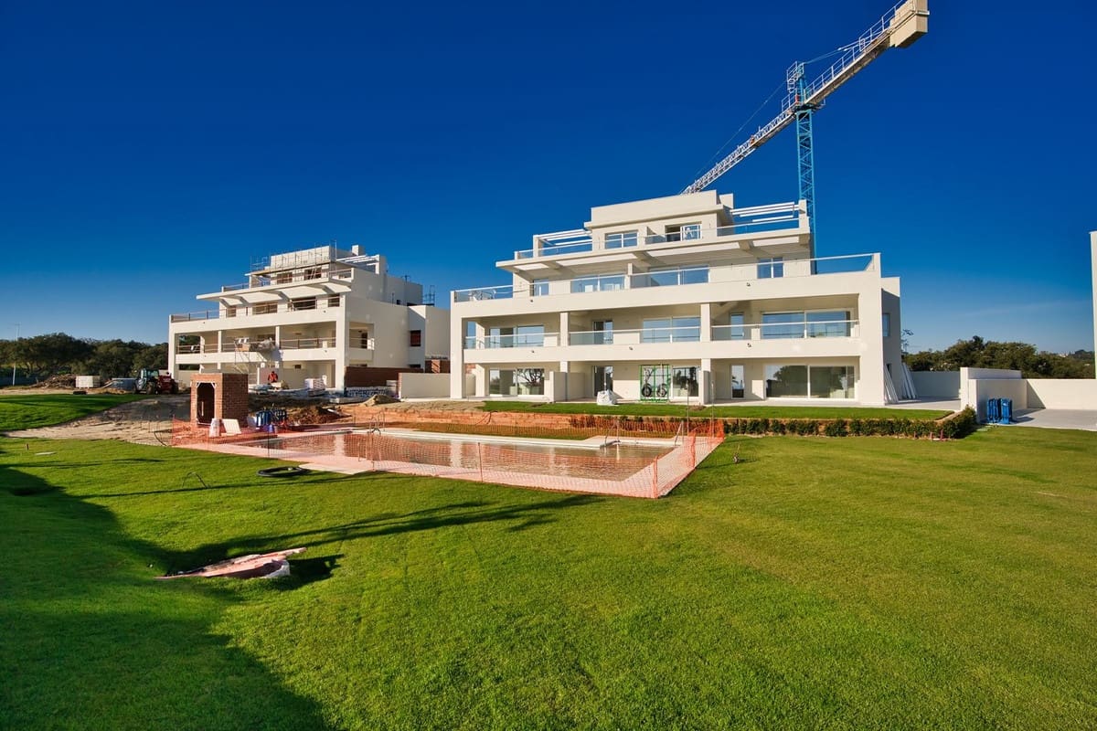 2 quarto Apartamento para venda em San Roque com piscina garagem - 360 000 € (Ref: 7620147)