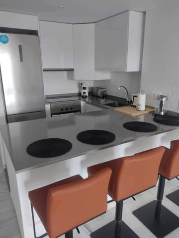 Appartement de 2 chambres de location de vacances à Manilva avec piscine garage - 400 € (Ref: 7750618)