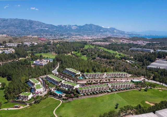 3 sypialnia Dom na sprzedaż w Mijas Costa, Mijas z basenem garażem - 957 000 € (Ref: 7821970)