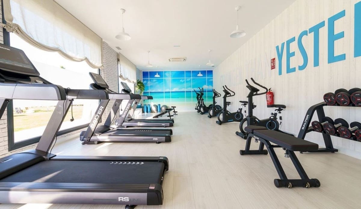 3 slaapkamer Appartement voor vakantieverhuur in La Cala de Mijas met zwembad - € 900 (Ref: 7981708)