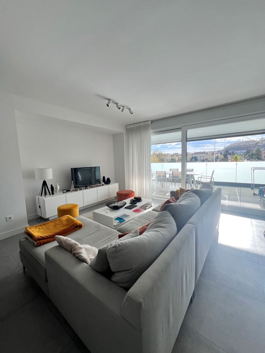 Apartamento de 3 habitaciones en La Cala de Mijas en alquiler vacacional con piscina - 900 € (Ref: 7981708)