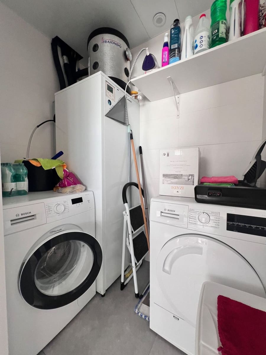 3 slaapkamer Appartement voor vakantieverhuur in La Cala de Mijas met zwembad - € 900 (Ref: 7981708)