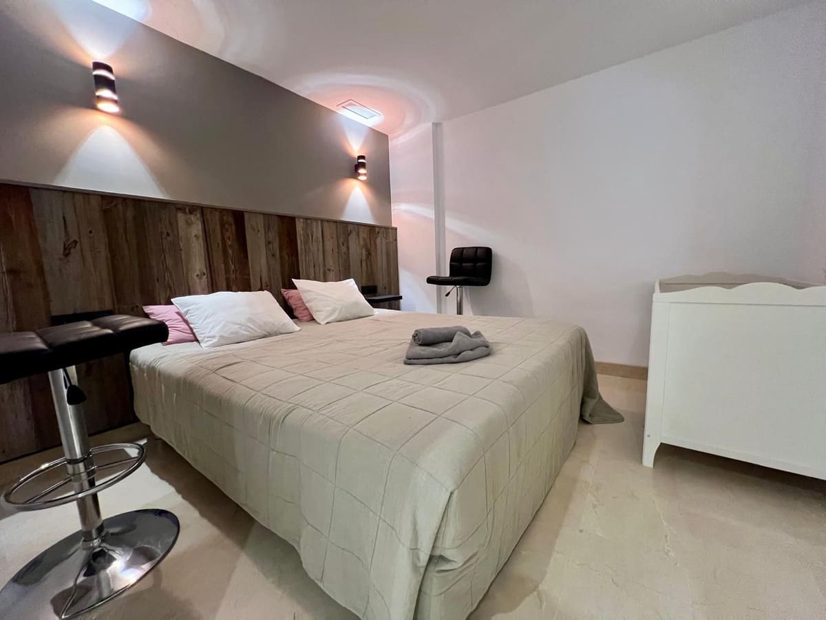2 quarto Apartamento para arrendamento para férias em Elviria com piscina Garagem - 500 € (Ref: 8017832)