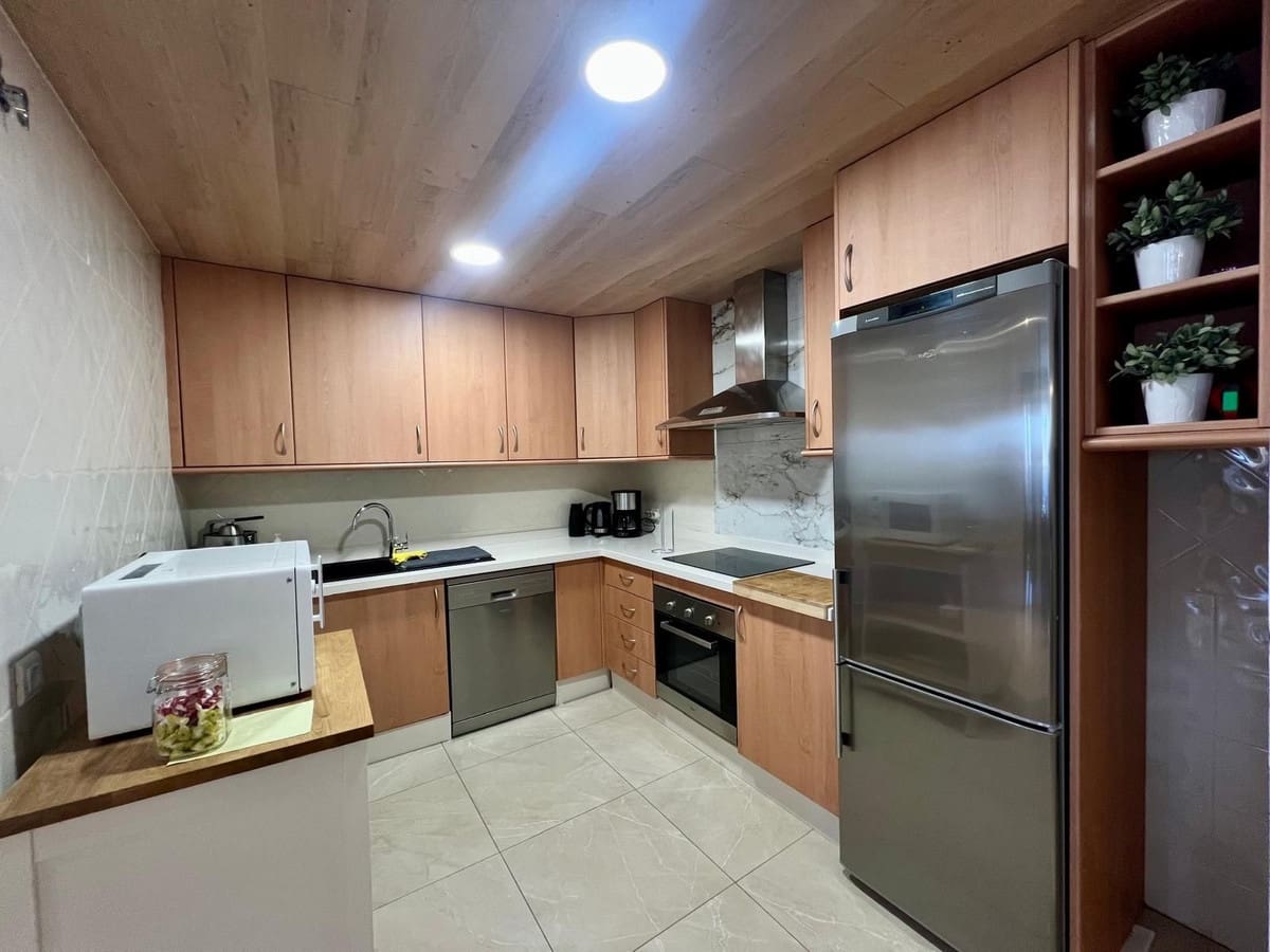 2 quarto Apartamento para arrendamento para férias em Elviria com piscina Garagem - 500 € (Ref: 8017832)