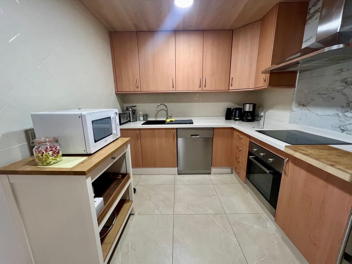 2 quarto Apartamento para arrendamento para férias em Elviria com piscina Garagem - 500 € (Ref: 8017832)