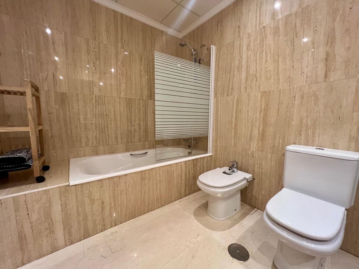 2 quarto Apartamento para arrendamento para férias em Elviria com piscina Garagem - 500 € (Ref: 8017832)