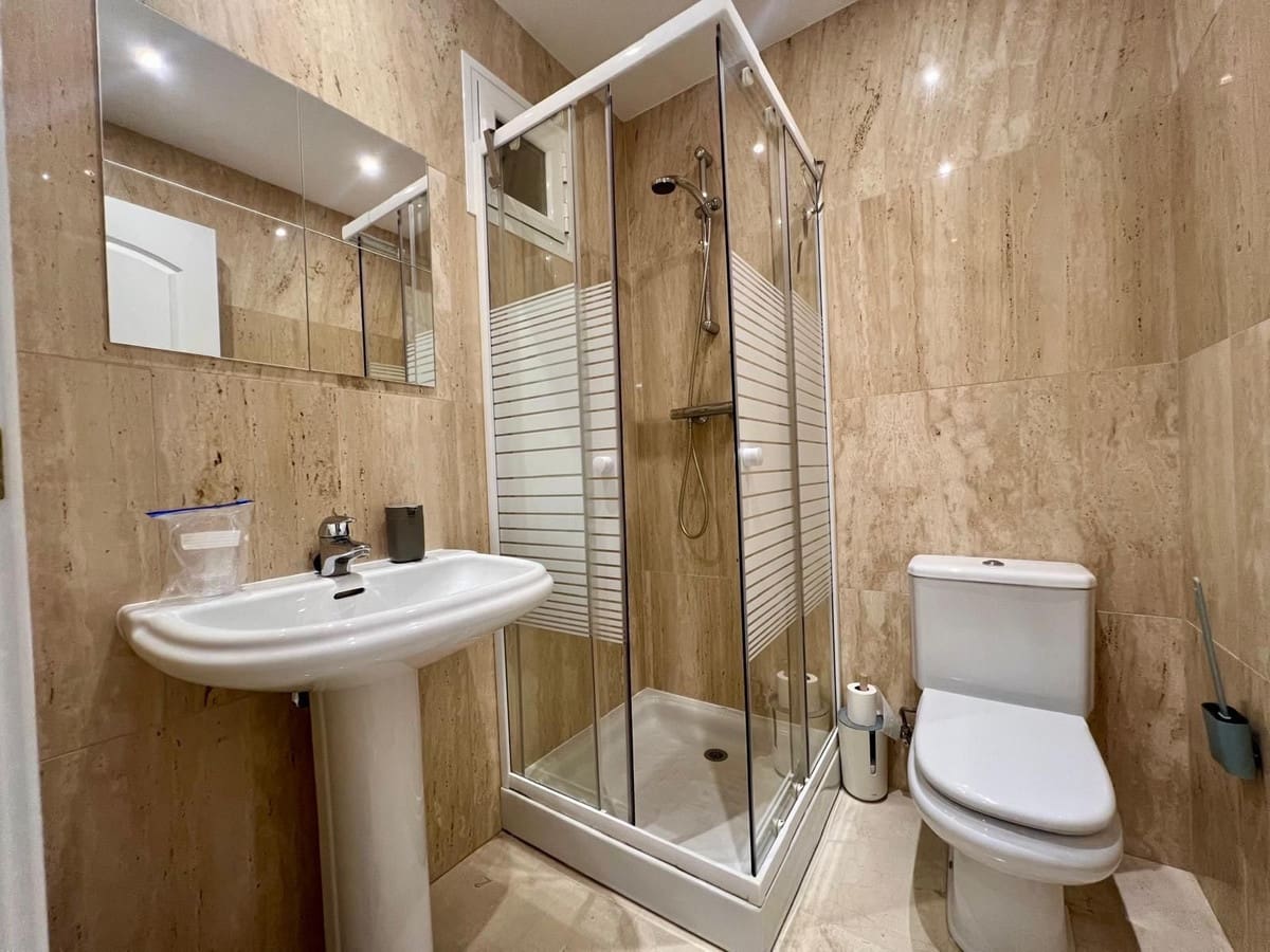 2 quarto Apartamento para arrendamento para férias em Elviria com piscina Garagem - 500 € (Ref: 8017832)