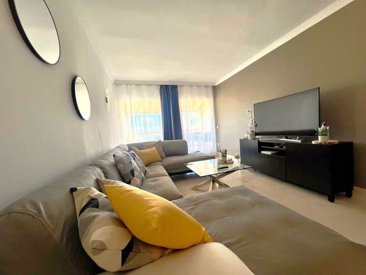 Appartement de 2 chambres de location de vacances à Elviria avec piscine garage - 500 € (Ref: 8017832)