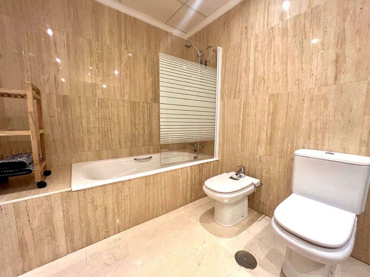 Appartement de 2 chambres de location de vacances à Elviria avec piscine garage - 500 € (Ref: 8017832)