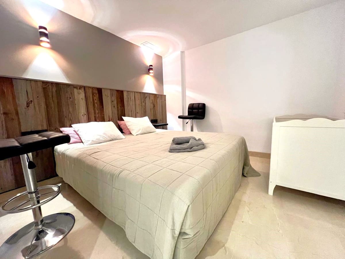 2 sovrum Lägenhet för semesterbostäder i Elviria med pool garage - 500 € (Ref: 8017832)