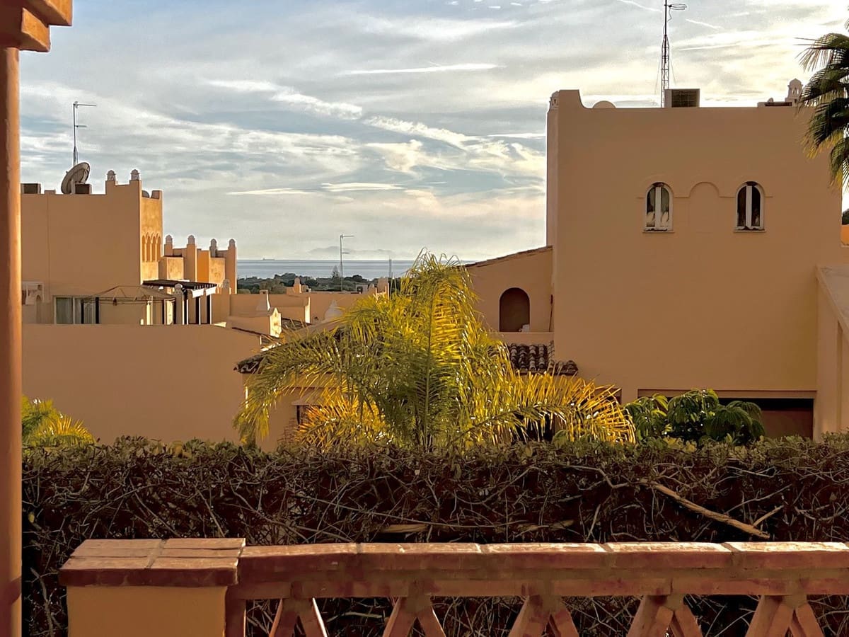 2 sovrum Lägenhet för semesterbostäder i Elviria med pool garage - 500 € (Ref: 8017832)