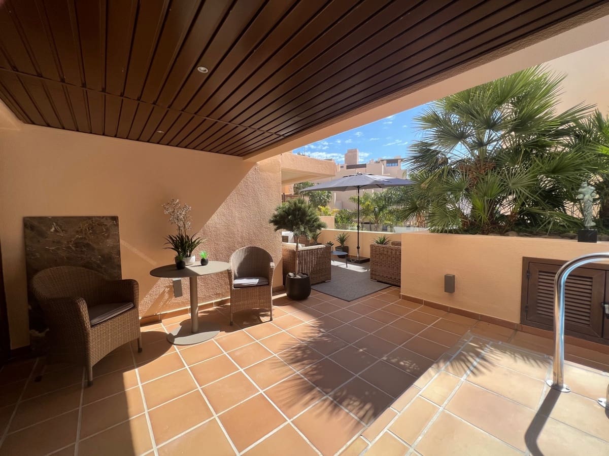 1 soverom Leilighet til salgs i Estepona med svømmebasseng garasje - € 550 000 (Ref: 8031961)