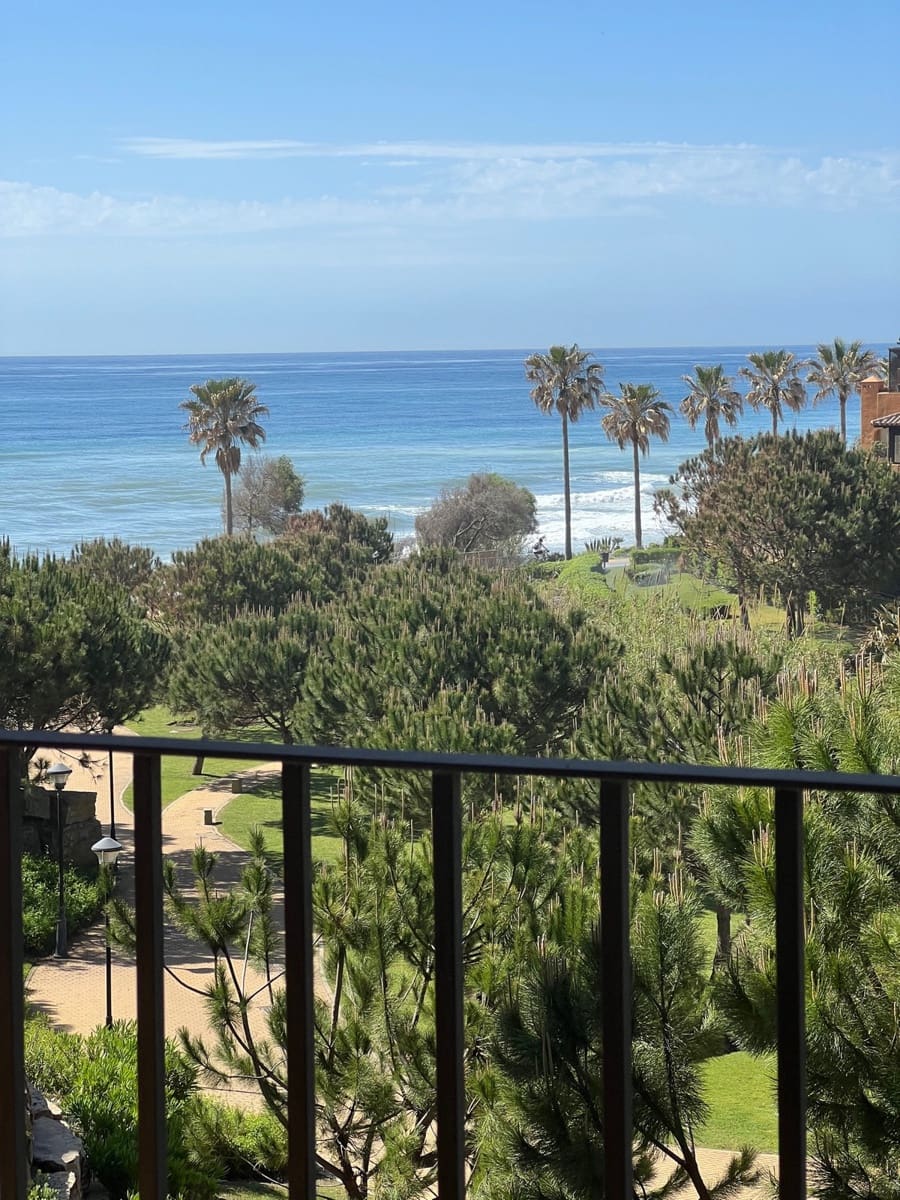 1 soverom Leilighet til salgs i Estepona med svømmebasseng garasje - € 550 000 (Ref: 8031961)