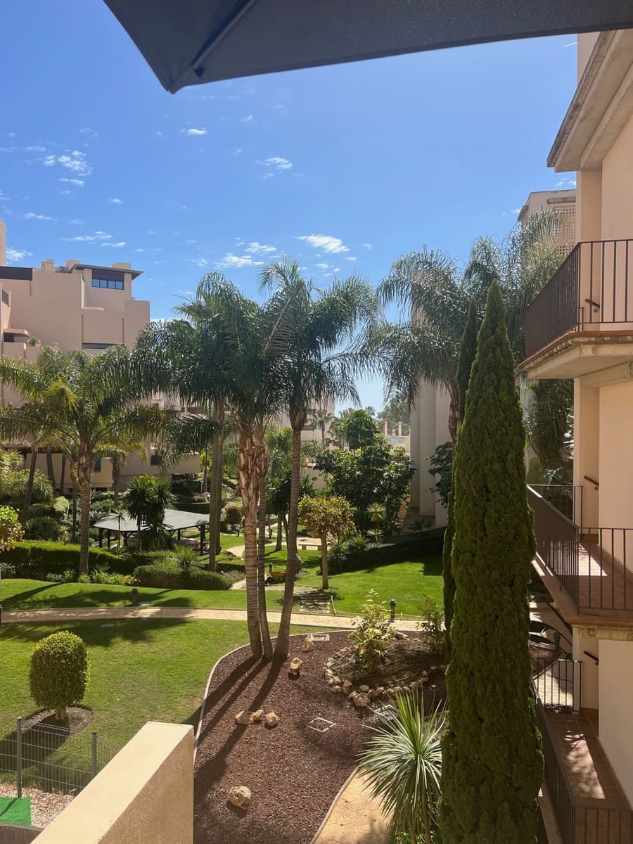 1 soverom Leilighet til salgs i Estepona med svømmebasseng garasje - € 550 000 (Ref: 8031961)