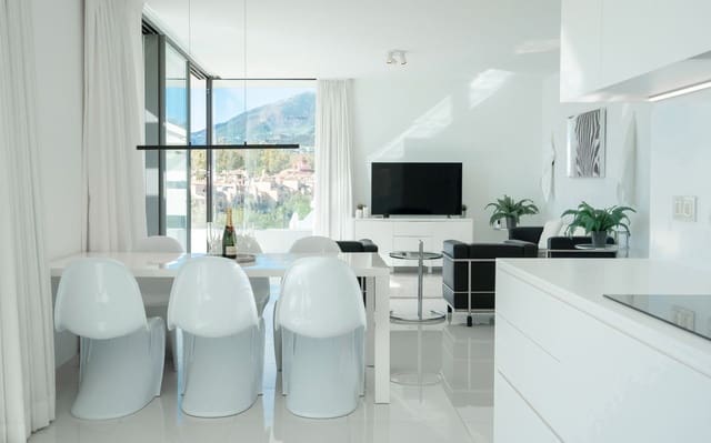 3 makuuhuone Huoneisto lomavuokrausta paikassa Atalaya-Isdabe, Estepona mukana uima-altaan 
autotalli - 1 800 € (Ref: 8065745)