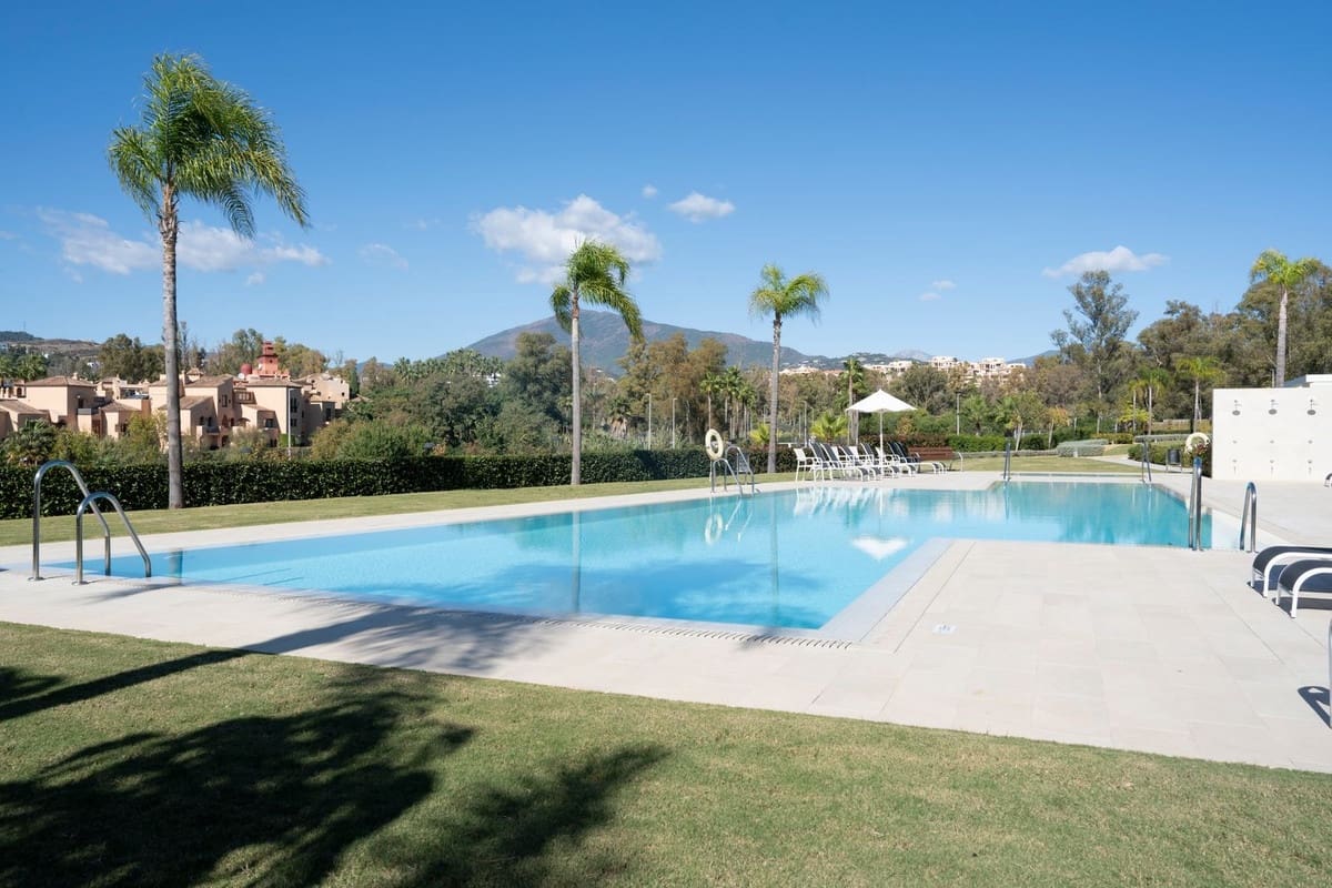 3 slaapkamer Appartement voor vakantieverhuur in Atalaya-Isdabe met zwembad garage - € 1.800 (Ref: 8065745)