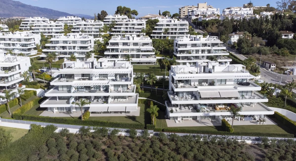 3 slaapkamer Appartement voor vakantieverhuur in Atalaya-Isdabe met zwembad garage - € 1.800 (Ref: 8065745)