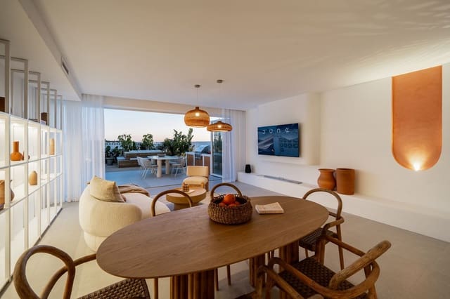 3 soveværelse Byhus til salg i Las Chapas, Marbella med swimmingpool - € 2.150.000 (Ref: 8126038)