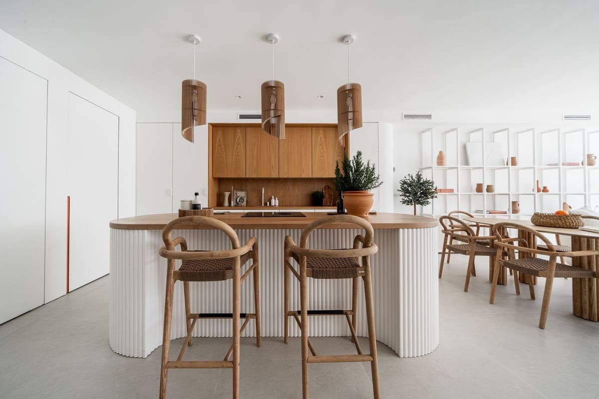 3 soveværelse Byhus til salg i Las Chapas med swimmingpool - € 2.150.000 (Ref: 8126038)