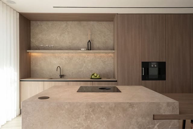 Ático de 2 habitaciones en Estepona en venta con piscina garaje - 1.995.000 € (Ref: 8131813)