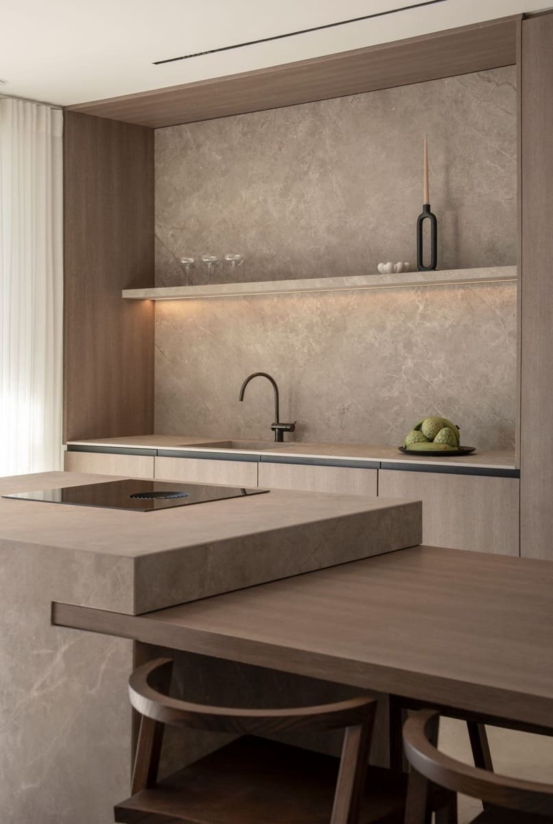 Ático de 2 habitaciones en Estepona en venta con piscina garaje - 1.995.000 € (Ref: 8131813)