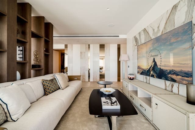 4 chambre Penthouse à vendre à Nueva Andalucia, Marbella avec piscine garage - 3 249 000 € (Ref: 8133639)