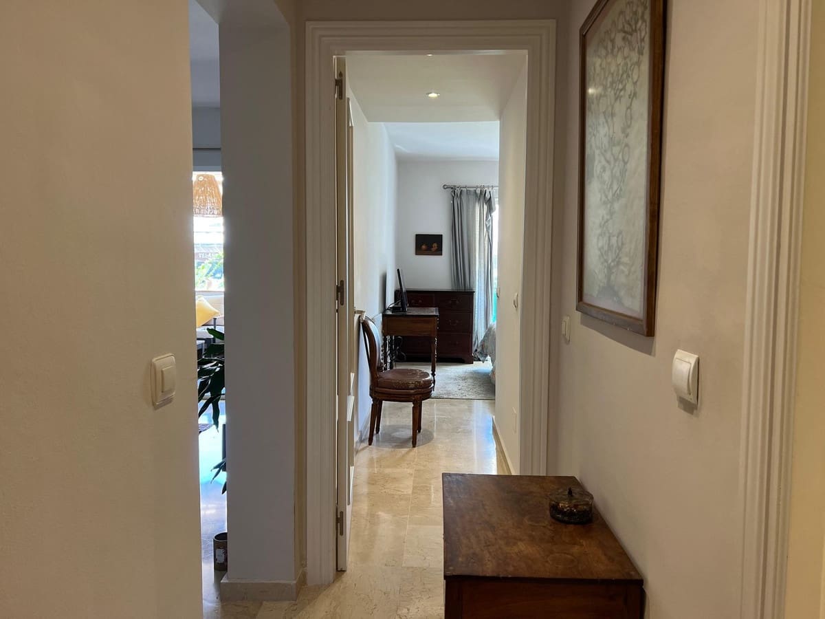 2 bedroom Apartment for sale in Guadalmina with pool garage - € 430,000 (Ref: 8193757)