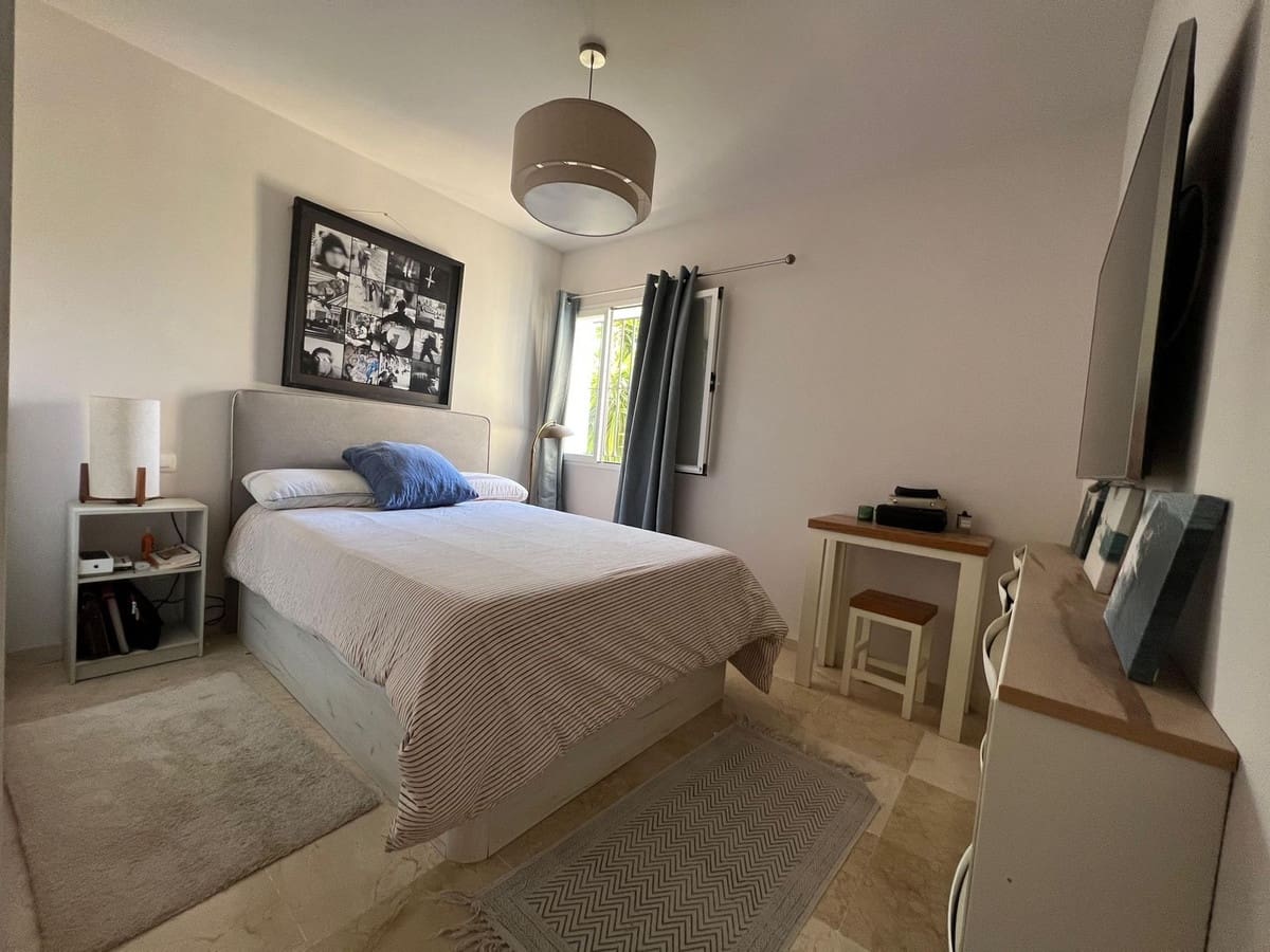 2 bedroom Apartment for sale in Guadalmina with pool garage - € 430,000 (Ref: 8193757)