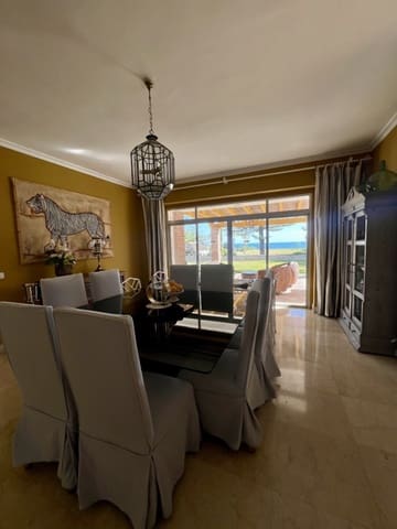 Chalet de 5 habitaciones en Guadalmina Baja, Marbella en alquiler vacacional con piscina - 16.250 € (Ref: 8214772)