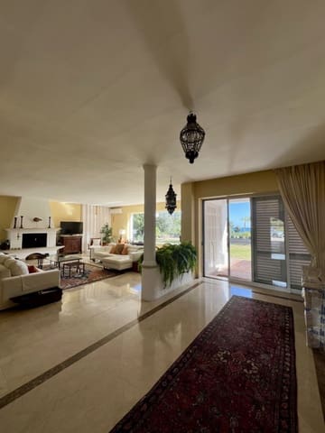 Chalet de 5 habitaciones en Guadalmina Baja, Marbella en alquiler vacacional con piscina - 16.250 € (Ref: 8214772)