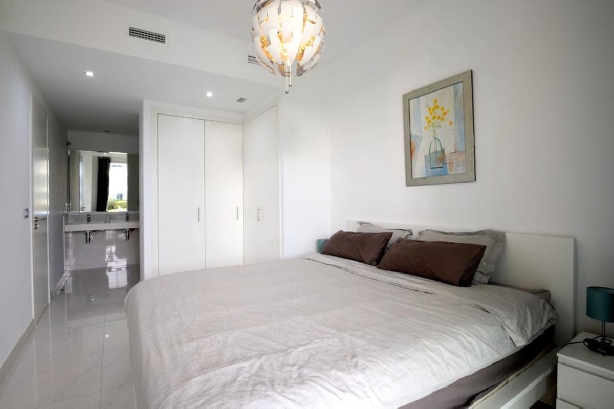 2 soveværelse Lejlighed til salg i Marbella med swimmingpool garage - € 420.000 (Ref: 8221081)