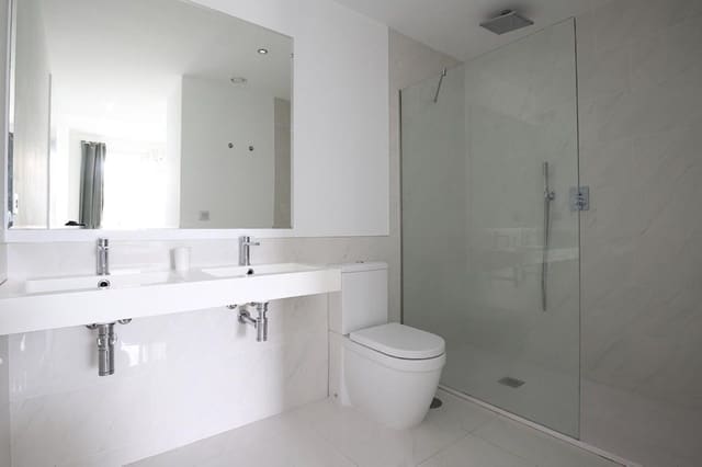2 slaapkamer Appartement te koop in Marbella met zwembad garage - € 420.000 (Ref: 8221081)