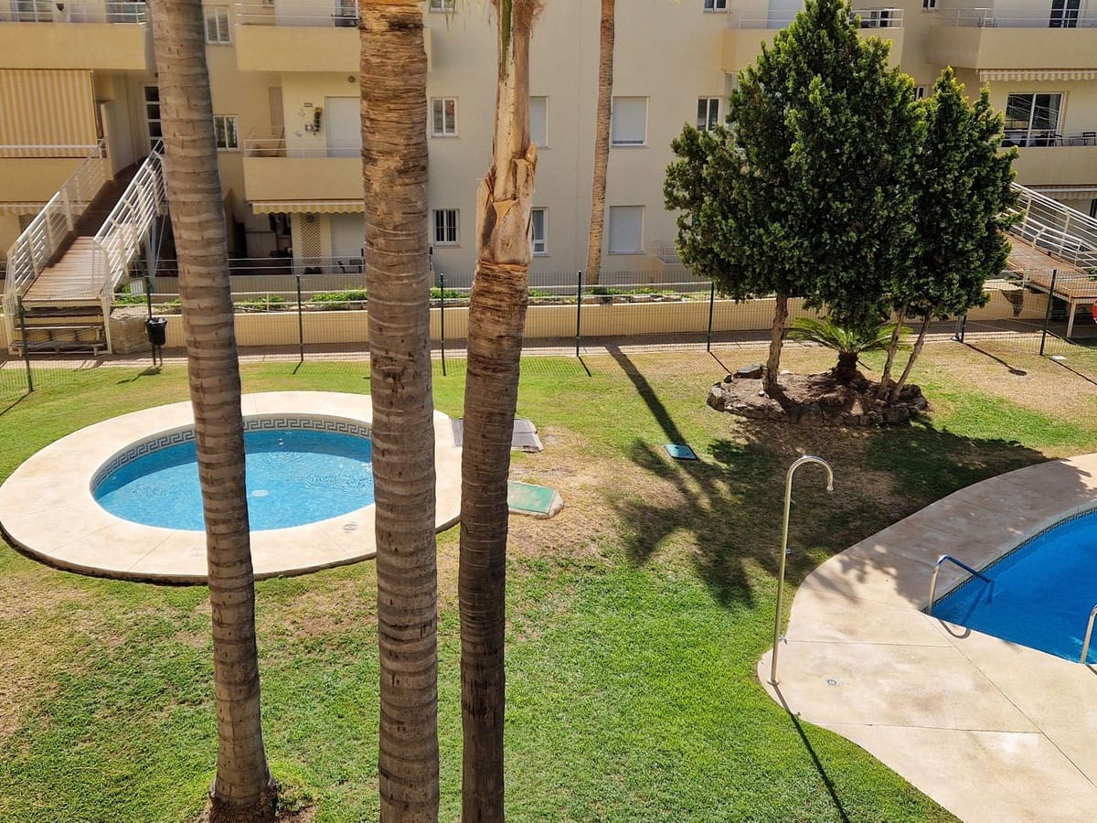 3 slaapkamer Appartement voor vakantieverhuur in Riviera del Sol met zwembad garage - € 810 (Ref: 8387614)