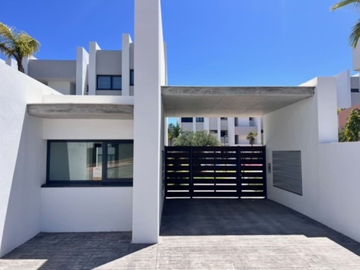 Appartement de 3 chambres de location de vacances à Manilva avec piscine garage - 945 € (Ref: 8406384)