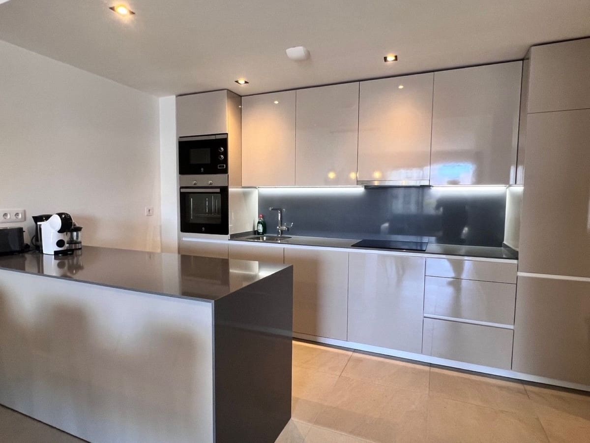 Appartement de 3 chambres de location de vacances à Manilva avec piscine garage - 945 € (Ref: 8406384)