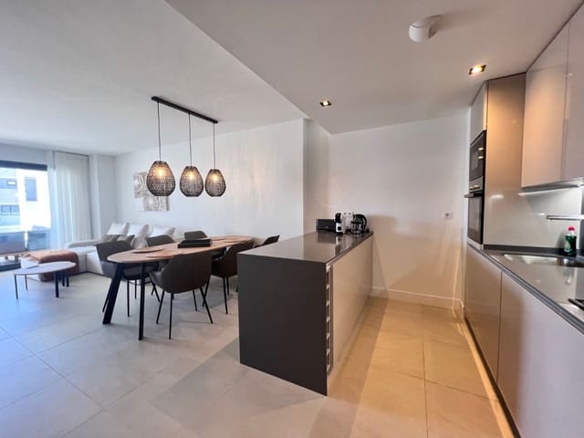 3 slaapkamer Appartement voor vakantieverhuur in Manilva met zwembad garage - € 945 (Ref: 8406384)