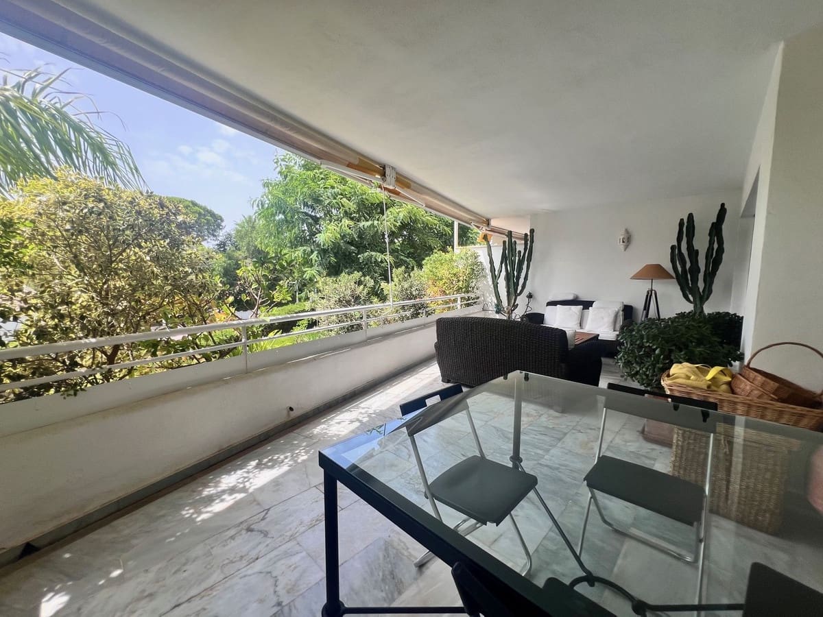 3 soveværelse Lejlighed til leje i Guadalmina med swimmingpool garage - € 1.700 (Ref: 8609967)