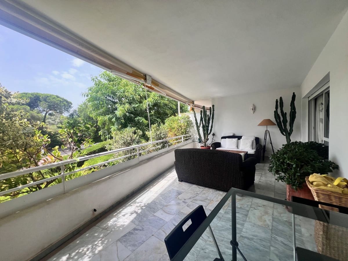 3 soveværelse Lejlighed til leje i Guadalmina med swimmingpool garage - € 1.700 (Ref: 8609967)