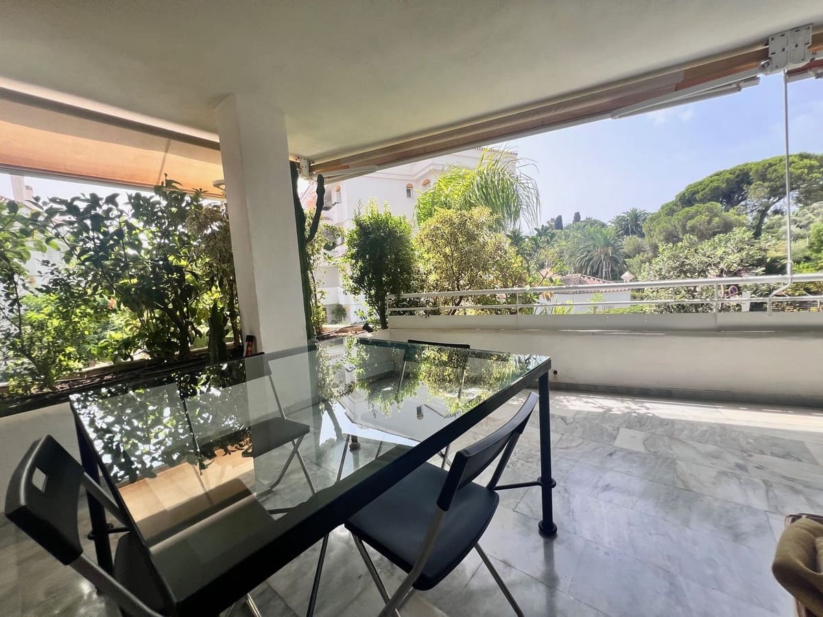 3 bedroom Apartment for rent in Guadalmina with pool garage - € 1,700 (Ref: 8609967)