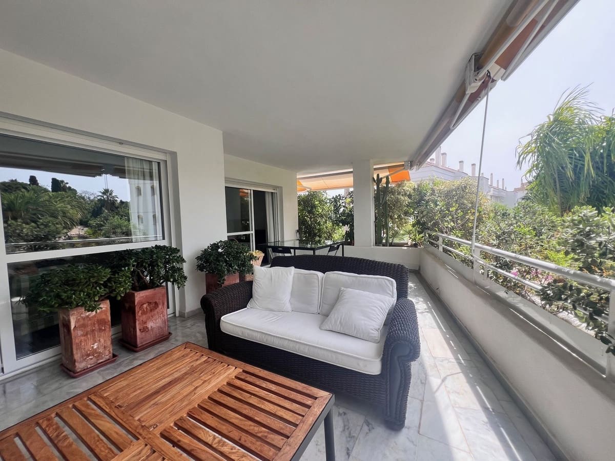 3 bedroom Apartment for rent in Guadalmina with pool garage - € 1,700 (Ref: 8609967)