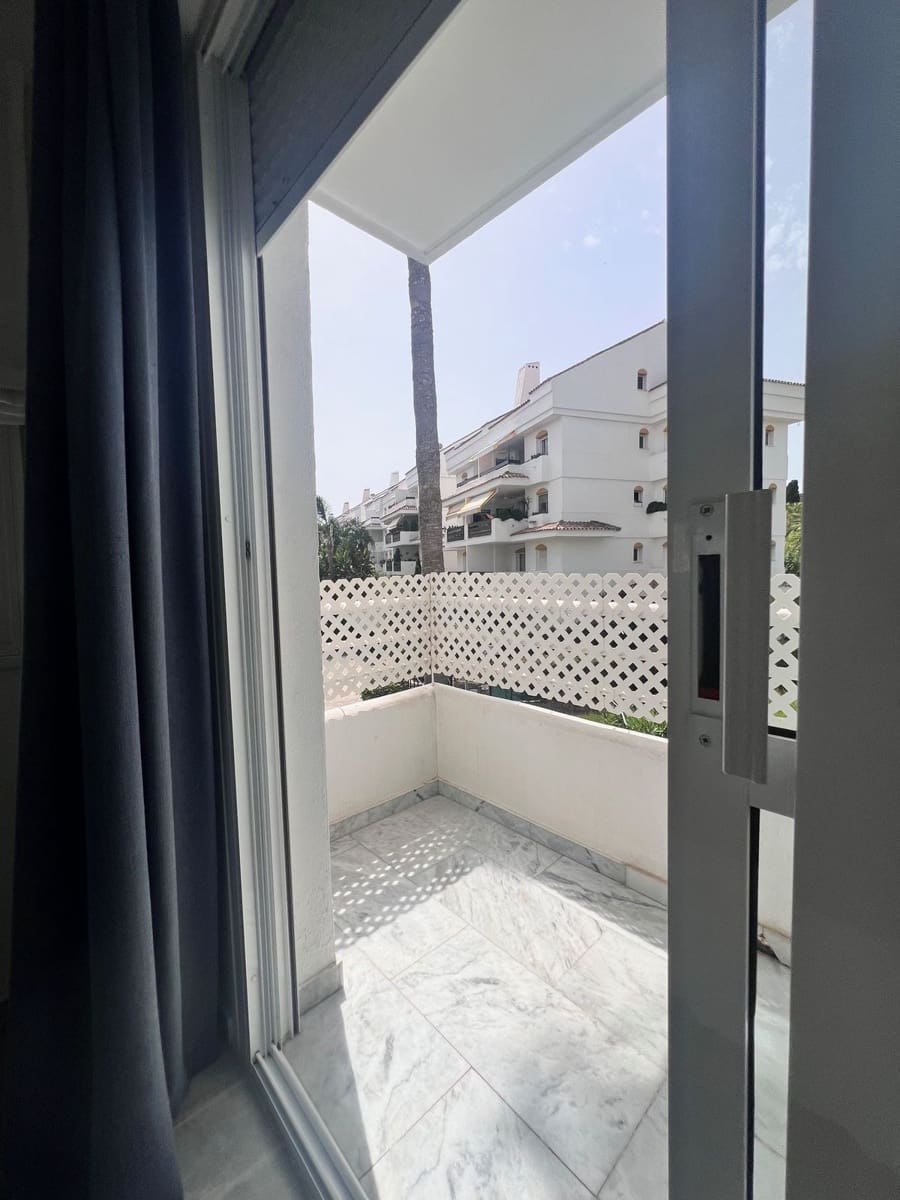 3 slaapkamer Appartement te huur in Guadalmina met zwembad garage - € 1.700 (Ref: 8609967)