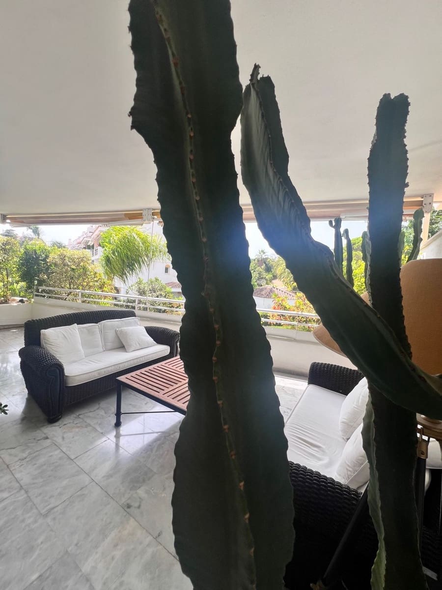 3 slaapkamer Appartement te huur in Guadalmina met zwembad garage - € 1.700 (Ref: 8609967)