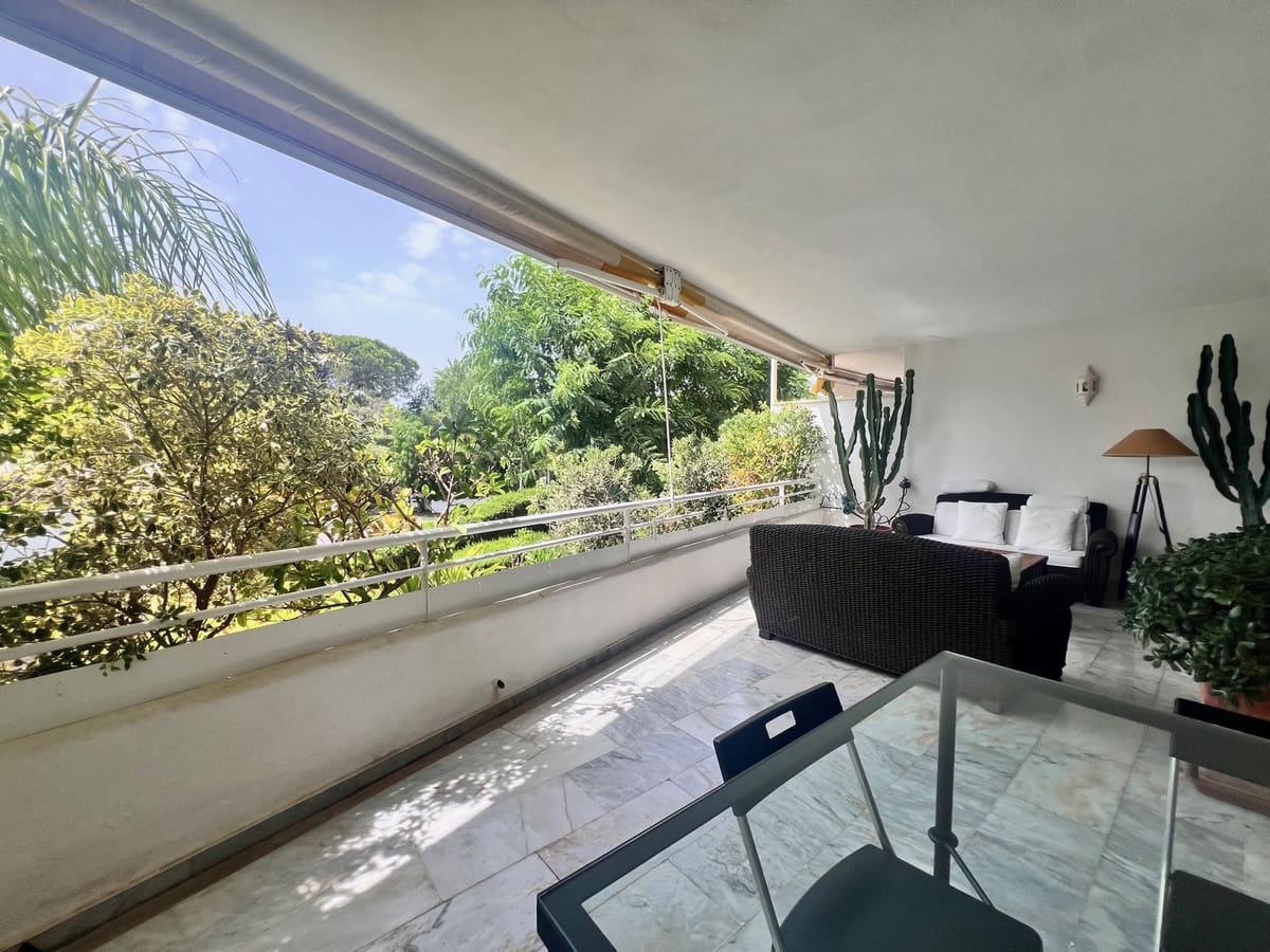 3 slaapkamer Appartement te huur in Guadalmina met zwembad garage - € 1.700 (Ref: 8609967)