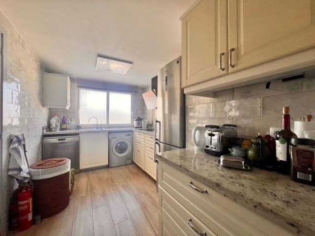 2 slaapkamer Penthouse te koop in San Pedro de Alcantara, Marbella met zwembad garage - € 435.000 (Ref: 8787987)